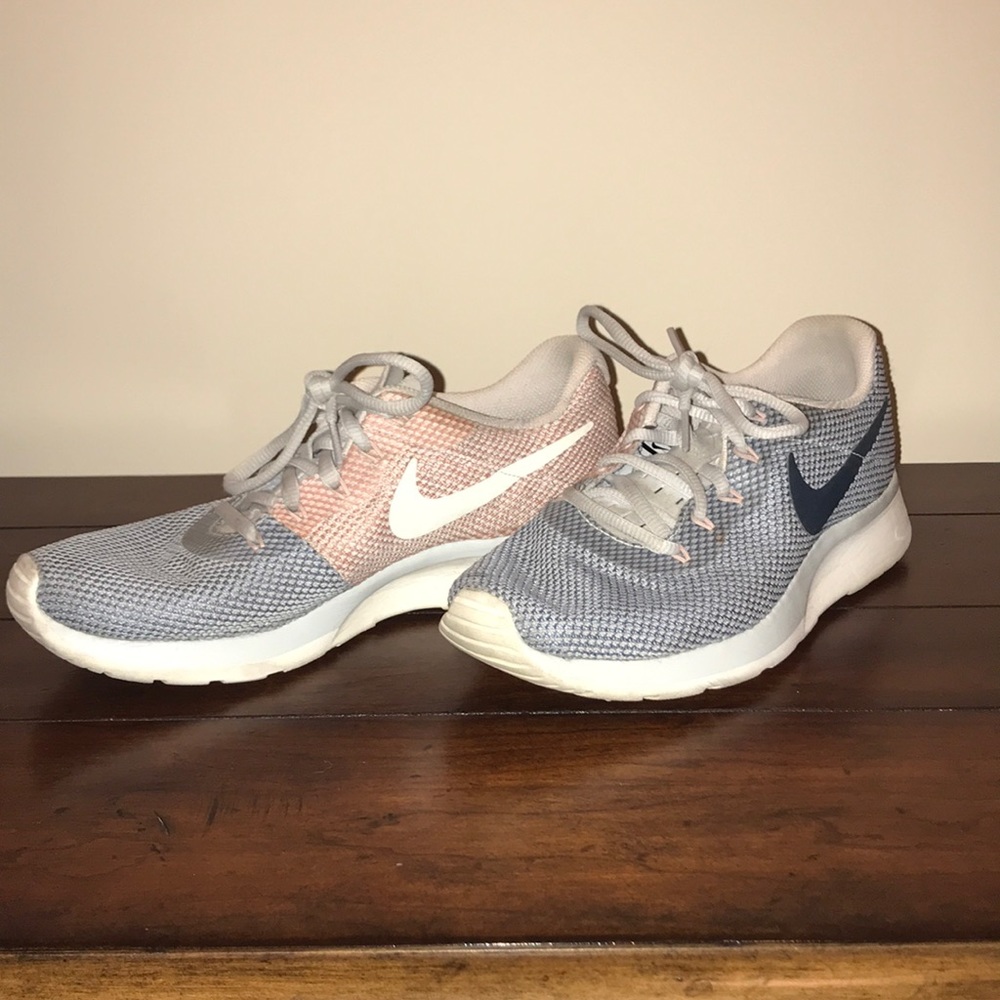 Nike Tennis Shoes